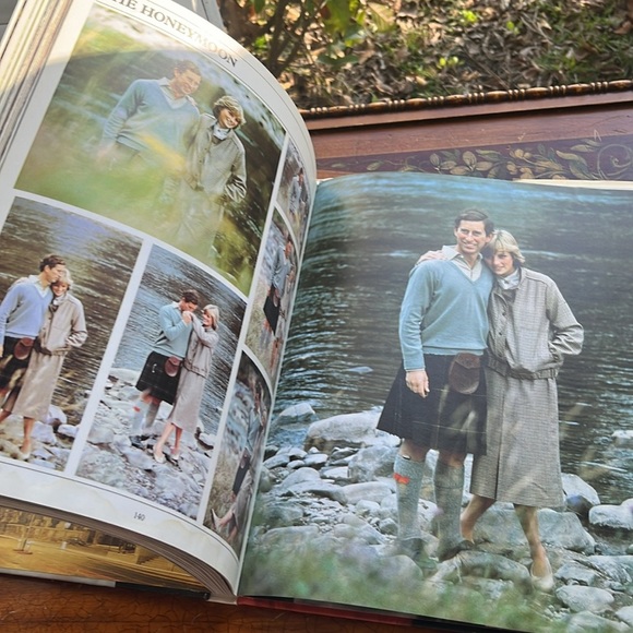 Invitation To A Royal Wedding Book Princess Diana 1981 - Picture 3 of 8